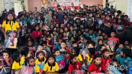 કપરાડા: નાનાપોન્ડા પ્રા.શાળાના 240 બાળકોને શૈક્ષણિક કીટ અપાઇ