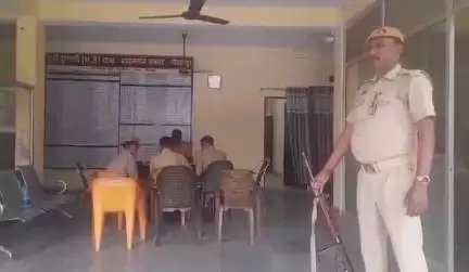 गोला: एड्स की भनक लगने पर पत्नी ने किया किनारा, दूसरी महिलाएं बनीं निशाना, बड़हलगंज इलाके का आरोपी गिरफ्तार