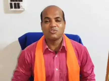 গোসাবা: ২৬এর নির্বাচন নিয়েBJPকে হুঁশিয়ারি অভিষেক বন্দ্যোপাধ্যায়ের পাল্টা গোসাবায় অভিষেককে কটাক্ষ করেছেন সাংগঠনিক জেলাBJPমুখপাত্র