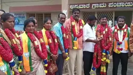 ಚಿಕ್ಕಬಳ್ಳಾಪುರ: ಅಜ್ಜವಾರ ಗ್ರಾ.ಪಂ ಅಧ್ಯಕ್ಷರಾಗಿ ಮುನಿರಾಜು, ಉಪಾಧ್ಯಕ್ಷರಾಗಿ ವರದಹಳ್ಳಿ ಲೋಕೇಶ್ ಆಯ್ಕೆ