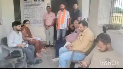 भितरवार: गड़ाजर में खाद्य विभाग और नागरिक आपूर्ति निगम के संयुक्त दल ने शासकीय उचित मूल्य की दुकान का निरीक्षण किया