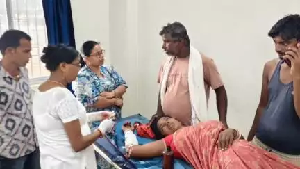छातापुर: छातापुर के कटहरा में मामूली विवाद में महिला को मारी गोली, अस्पताल में भर्ती