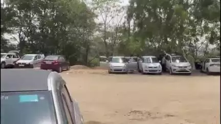 हमीरपुर: हमीरपुर में एक ही रात में दो गाड़ियां चोरी, एक कार को सुनसान जगह पर खड़ा किया गया, दूसरी लेकर हुए फरार