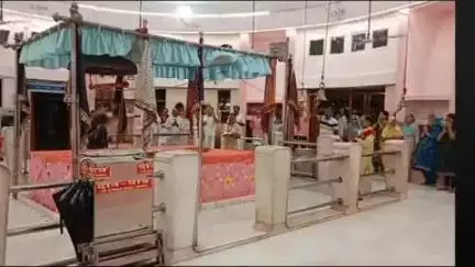 खंडवा नगर: खंडवा के दादाजी धूनी वाले मंदिर में मंगला आरती का भव्य आयोजन