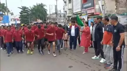 खंडवा नगर: खंडवा नगर निगम चौराहे पर मैराथन दौड़ का आयोजन किया गया