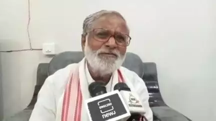 बांसडीह: सहतवार कस्बे में पूर्व विधायक व भाजपा नेता शिव शंकर चौहान ने कहा, बिखरा हुआ समाज व परिवार नहीं बन सकता है शासक