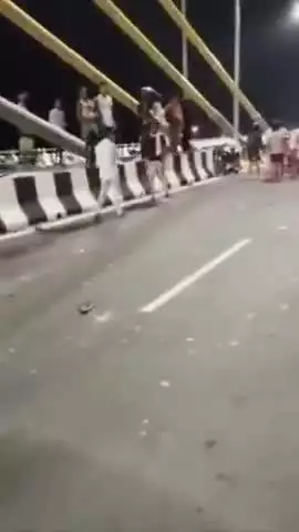 कच्ची दरगाह-बिदुपुर सिक्स लेन पुल पाया नंबर-15 के पास एक भयंकर एक्सीडेंट.... इस पुल का पहला दुर्घटना.. 1 व्यक्ति की मौ/त