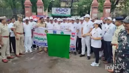 కరీంనగర్: అంతర్జాతీయ మాదకద్రవ్య దుర్వినియోగం మరియు అక్రమ రవాణా వ్యతిరేక దినోత్సవం పురస్కరించుకొని పోలీసుల ర్యాలీ
