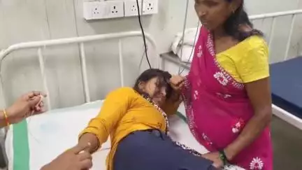 जहानाबाद: औलिया चक गांव में स्कूटी सवार युवती के पैर में लिपटा सांप, काटने के बाद इलाज जारी