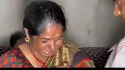 नारायणबगड़: 16 साल बाद बेटे से मिलकर भावुक हुई मां और बहन, पंजाब में भैंसों के तबेले में बंधक था नारायणबगड़ के कौब गांव का राजेश
