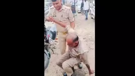 ठाकुरद्वारा: भगतपुर क्षेत्र में ट्रैफिक ड्यूटी पर तैनात होमगार्ड ने किया नशीले पदार्थ का सेवन, सोशल मीडिया पर वीडियो हुआ वायरल