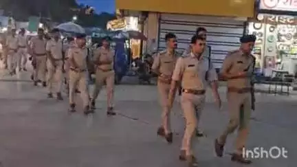 शाजापुर: मोहर्रम से पहले शहर में पुलिस ने निकाला फ्लैग मार्च, संवेदनशील इलाकों पर रखी विशेष निगरानी