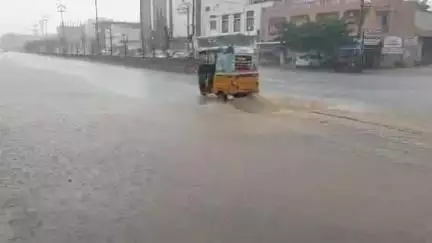 నిర్మల్: నిర్మల్ జిల్లా వ్యాప్తంగా గడిచిన 24 గంటల్లో సరాసరిగా 44.4 మిల్లీమీటర్ల వర్షపాతం నమోదయిందని తెలిపిన అధికారులు