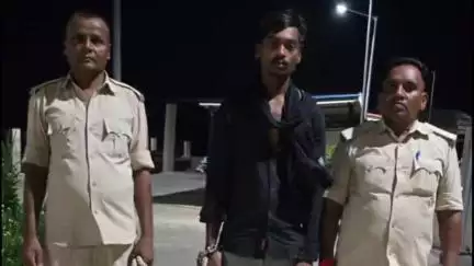 कोचस: प्रेम प्रसंग में शादीशुदा महिला को भगाने के आरोप में परसथुआ थाना की पुलिस ने एक युवक को किया गिरफ्तार