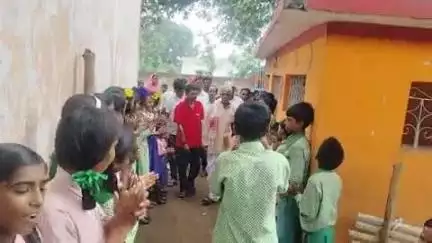 लातेहार : बालूमाथ प्रखंड अंतर्गत उत्क्रमित मध्य विद्यालय आरा में पीटीएम की हुई बैठक,सैकड़ो अभिभावक रहे मौजूद।@#@