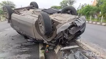 मंदसौर: महू-नीमच हाईवे पर पिपलियामंडी में तेज रफ्तार कार पलटी, इंदौर के दो लोग गंभीर घायल