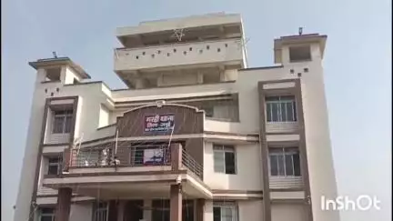 जमुई: गरही थाना के पुलिस अवर निरीक्षक ने पूर्व मुखिया और उसके पुत्र पर जातिसूचक शब्द और धमकी देने का आरोप लगाते हुए FIR दर्ज कराई