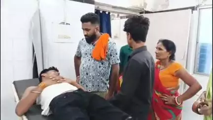 बख्तियारपुर: बख्तियारपुर थाना क्षेत्र में अज्ञात वाहन की टक्कर से बाइक सवार दो युवक जख्मी