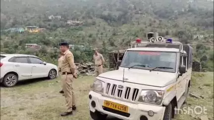 चम्बा: बुजुर्ग को गोली मारने वाले फरार कैदी को पकड़ने के लिए पुलिस जगह-जगह दबिश दे रही है