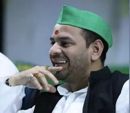 अखिलेश यादव ने तेज प्रताप से वीडियो कॉल पर की बात, पूछा- कहां से लड़ोगे चुनाव?