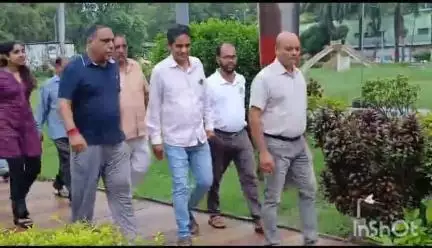 ସମ୍ବଲପୁର ମ୍ୟୁନିସିପାଲଟି: ଉତ୍କଳମଣି ପଣ୍ଡିତ ଗୋପବନ୍ଧୁ ଦାସଙ୍କ ୯୭ତମ ଶ୍ରାଦ୍ଧ ଦିବସ ସେନ ପାର୍କ ରେ ପାଳିତ, ଯୋଗ ଦେଲେ ଆଇଜି