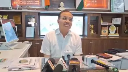 इटावा: आगरा लखनऊ एक्सप्रेस वे पर सैफई के पास हुए सड़क हादसे में 2 यात्रियों की मौत, 30 से 32 लोग घायल, डीएम ने दी जानकारी