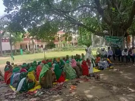 #कौशाम्बी_चायल तहसील में मासिक बैठक।
Monthly meeting in #Kaushambi_Chail Tehsil.
#rajendra_yadav 
#National_President
#भारतीय_किसान_संगठन