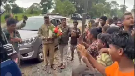 ಹೆಗ್ಗಡದೇವನಕೋಟೆ: ಕಬಿನಿಯಲ್ಲಿ ಹ್ಯಾಟ್ರಿಕ್ ಹೀರೋ ಶಿವಣ್ಣ ರೌಂಡ್ ಕಾಡಿನ ಮಕ್ಕಳ ಜೊತೆ ಜಾಲಿ ಜಾಲಿ
