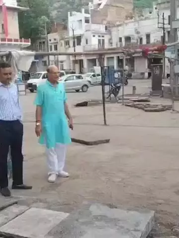 अलवर: भगवान जगन्नाथ महोत्सव को लेकर नगर निगम आयुक्त ने टीम के साथ किया निरीक्षण, देखे इंतजाम