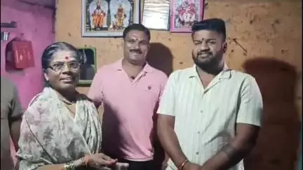 शिरोळ: आषाढी पायी दिंडीसाठी कुंभोजहून पंढरपूरकडे शुक्रवारी होणार प्रस्थान, वारकऱ्यांना पावसाळी ड्रेसचे वाटप