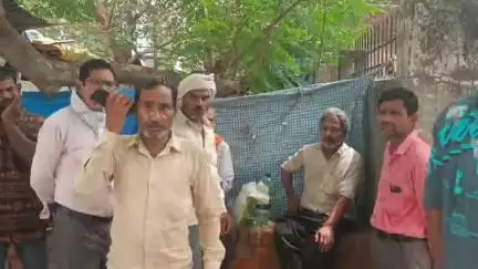 उन्नाव: बांगरमऊ लखनऊ रोड पर सबलगढ़ी चौराहा के पास साइकिल से टकराने से बाइक सवार युवक की हुई मौत, शव पोस्टमार्टम के लिए भेजा गया
