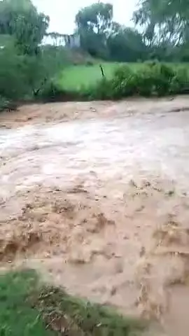jhojhi me barish hone ki Karan narwa bhar chuke hain Ghar kuch vale chha gaye hain
