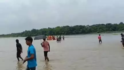মেদিনীপুর: শিবপুর এলাকায় মাছ ধরার সময় নিখোঁজ গঙ্গাধরের সন্ধান মিলল না বৃহস্পতিবার এগারোটার পরেও