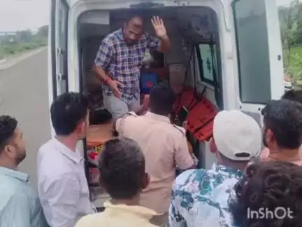 बांसवाड़ा: बांसवाड़ा-बड़ोदिया मार्ग पर पेट्रोल पंप के पास सड़क हादसे में पुलिसकर्मी घायल