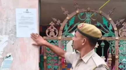 ଛତ୍ରପୁର: ଗଞ୍ଜାମର ବିଭିନ୍ନ ଥାନା ଅଞ୍ଚଳର ୧୧୧ ଅପରାଧୀଙ୍କ ଘର ବାହାରେ ଲଟକା ଜାରି,ଛତ୍ରପୁର ଠାରେ ଟୁଇଟ୍ କରି ସୂଚନା ଦେଲେ ଏସପି