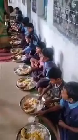 दंतेवाड़ा: कड़मपाल पूर्व माध्यमिक शाला में शाला प्रवेशोत्सव एवं न्योता भोज का आयोजन हुआ