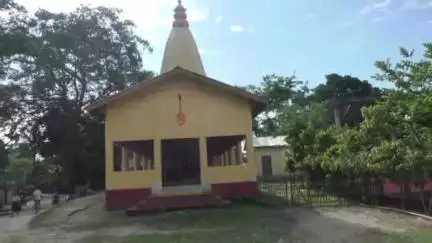 মঙলদৈ ভাগ: বৰুৱা পাৰা স্থিত লক্ষী মন্দিৰত চোৰে চলালে লুটপাত, চুৰিৰ সমগ্ৰ দৃশ্য আবদ্ধ চি চি টি ভিৰ কেমেৰাত