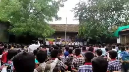 यावल: यावल शहरातील सरस्वती विद्यामंदिर शाळेत जागतिक अमली पदार्थ सेवन विरोधी दिन साजरा, विद्यार्थ्यांना व्यसनमुक्तीची शपथ