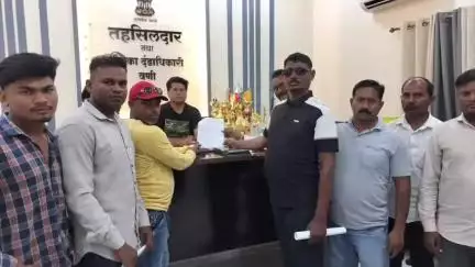 वणी: मंदर गावात गेल्या दहा वर्षापासून लाईनमन नाही; ग्रामपंचायतचे तहसीलदार यांना निवेदन