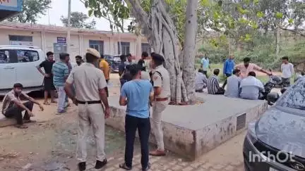 चरखी दादरी: प्रेम नगर के समीप ट्रेन की चपेट में आने से युवक की हुई मौत, पुलिस ने सिविल अस्पताल में कराया पोस्टमार्टम