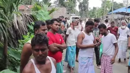 বঙাইগাঁও ভাগ: ঘিলাগুৰীত ৰাইজে জব্দ কৰে ৯টাকৈ গৰু, ঘটনাস্থলীত উপস্থিত হোৱা আৰক্ষীক গতাই দিয়ে জব্দ কৰা গৰুকেইটা, আটক কৰে দুজনক