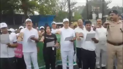 रामगढ़: रामगढ़ शहर में नशा मुक्ति अभियान के तहत उप विकास आयुक्त ने मैराथन दौड़ को रवाना किया