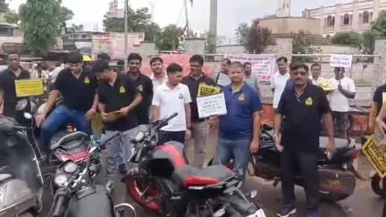 प्रतापगढ़: अंतर्राष्ट्रीय नशा मुक्ति दिवस पर जीरो माइल से निकाली गई वाहन रैली, दिया जागरूकता का संदेश