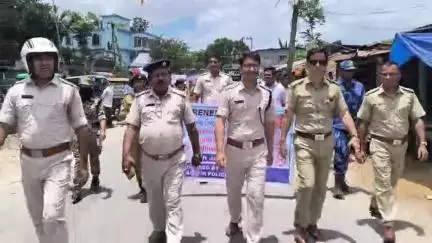 চোপড়া: বিশ্ব মাদক বিরোধী দিবস উপলক্ষে  ইসলামপুর পুলিশ ডিস্টিকের অধীনে চোপড়া থানা ও আবগারি দপ্তরের যৌথ উদ্যোগে রেলি চোপড়ায়