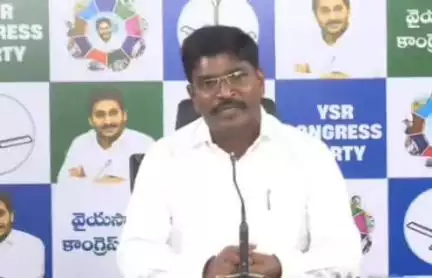 కళ్యాణదుర్గం: కళ్యాణదుర్గంలో ఎమ్మెల్యే సురేంద్రబాబు, మీసేవ బాబు కలిసి స్టాంపుల స్కాం చేశారు: మాజీ ఎంపీ రంగయ్య