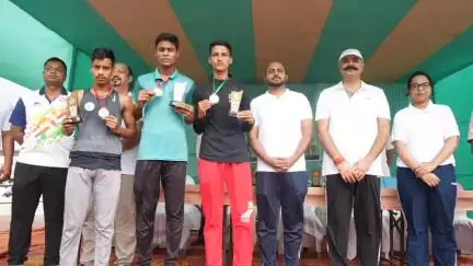 कोडरमा: मैराथन दौड़ के साथ राज्यव्यापी नशा मुक्ति जागरूकता अभियान का समापन, उपायुक्त ने प्रतिभागियों को किया पुरस्कृत