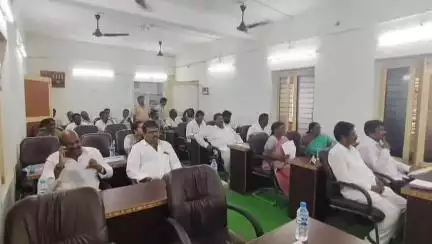 చైర్మన్ నిర్మల అధ్యక్షతన ప్రారంభమైన తిరువూరు మున్సిపల్ కౌన్సిల్ సమావేశం, హాజరైన ఎమ్మెల్యే కొలికపూడి శ్రీనివాసరావు