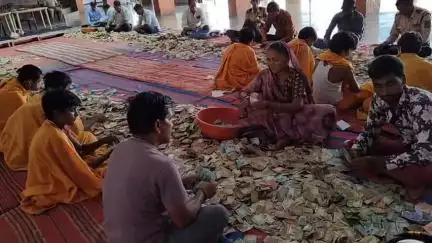 मंदसौर: विश्व विख्यात पशुपतिनाथ मंदिर की दान पेटी खोली गई, निकली विदेशी मुद्राएं, पुलिस सुरक्षा में 2 दिन चलेगी गणना