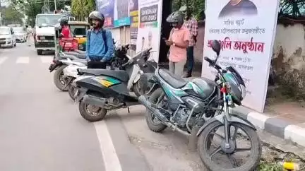 মোহনপুর: যানজট মুক্ত রাখতে শহরে বিশেষ ট্রাফিক অভিযান রাজধানীর উত্তর গেইট এলাকায়