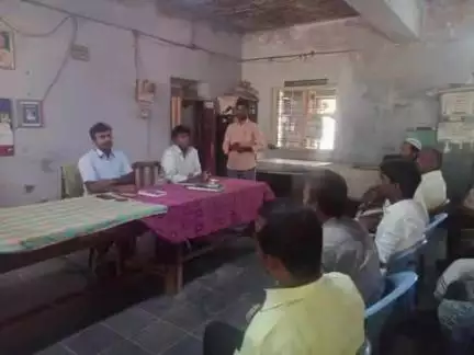 కళ్యాణదుర్గం: 65 సంవత్సరాలు పైబడిన వారికి ఇంటి వద్దకే వెళ్లి రేషన్ సరుకులు పంపిణీ చేయాలి: కంబదూరు తహసీల్దార్ బాలకిషన్